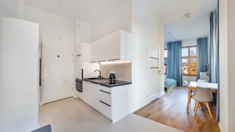 Studio (16) | Private kitchenette | Fridge, stovetop, electric kettle, cookware/dishes/utensils