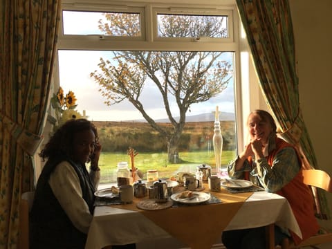 Free daily cooked-to-order breakfast