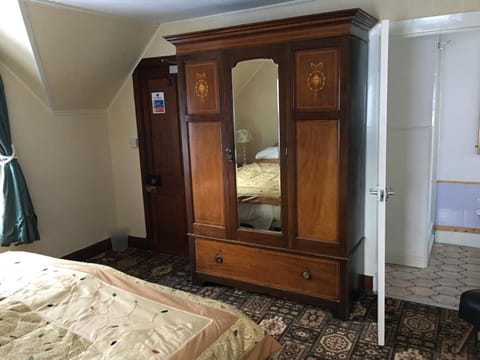 Individually decorated, individually furnished, bed sheets