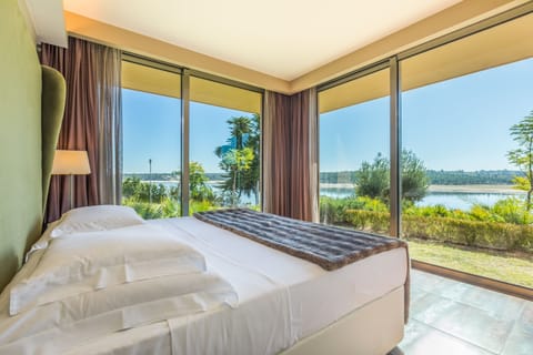 Villa, 3 Bedrooms, Private Pool | Minibar, in-room safe, blackout drapes, soundproofing