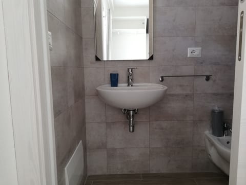 Double Room, Terrace | Bathroom | Shower, hair dryer, towels