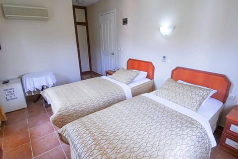 Triple Room | Free WiFi, bed sheets