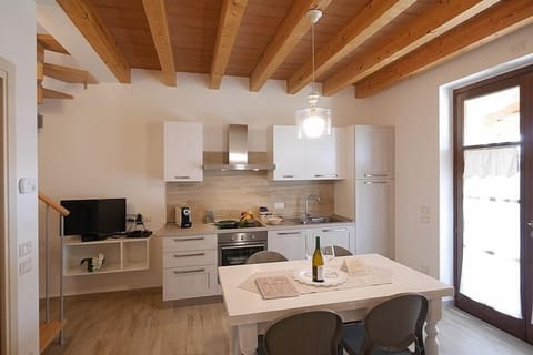 Duplex, 2 Bedrooms | Private kitchen | Fridge, microwave, stovetop, dishwasher