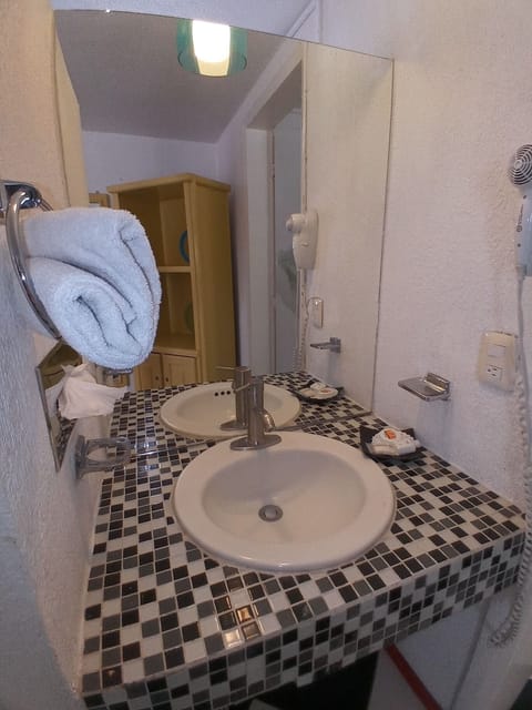 Junior Room, 2 Double Beds | Bathroom | Shower, designer toiletries, hair dryer, towels