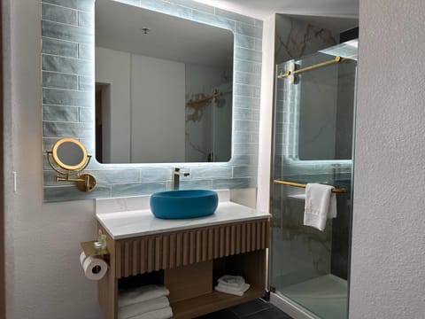 Superior Room, 1 King Bed, Non Smoking (Upgrade) | Desk, laptop workspace, blackout drapes, iron/ironing board