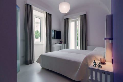 Deluxe Double or Twin Room | Individually decorated, individually furnished, desk, blackout drapes