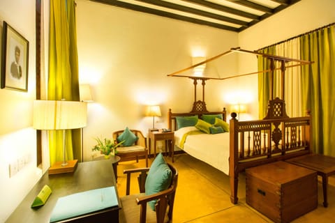 Deluxe room with Four poster bed | Premium bedding, minibar, desk, laptop workspace