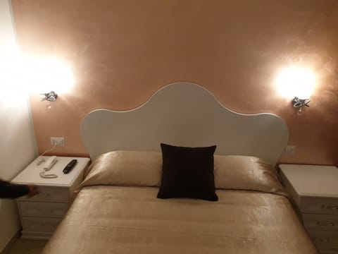 Deluxe Double Room, City View | Frette Italian sheets, premium bedding, down comforters, pillowtop beds