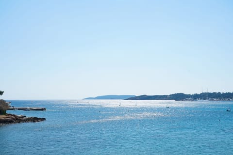 Beach nearby, sun loungers, beach umbrellas, 3 beach bars