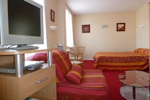 Superior Double Room | Desk, free WiFi, bed sheets