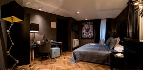 Egyptian cotton sheets, premium bedding, memory foam beds, in-room safe