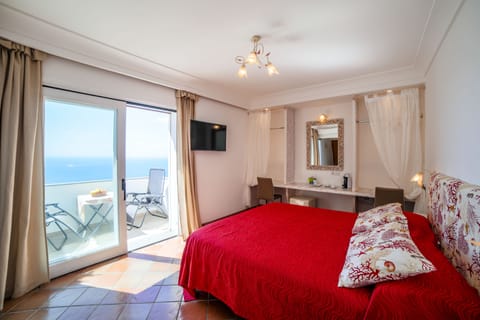 Superior Room, Sea View | 1 bedroom, Frette Italian sheets, premium bedding, memory foam beds