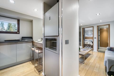 Apartment, Ensuite (Residence Les Sapins) | Private kitchen | Full-size fridge, microwave, oven, stovetop