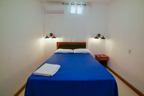 Single Room | Blackout drapes, free WiFi, bed sheets