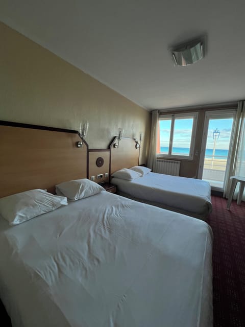 Superior Family Room Sea View | Minibar, in-room safe, desk, soundproofing