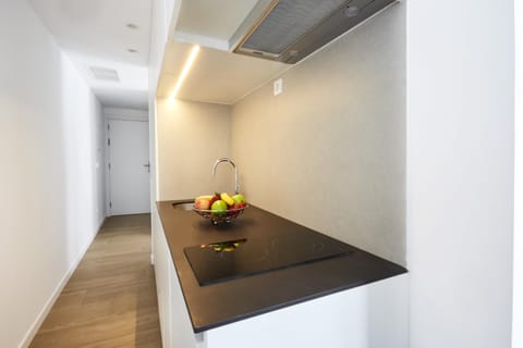 Studio, Jetted Tub | Minibar, in-room safe, desk, laptop workspace