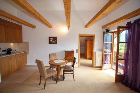 Suite, Balcony, Mountain View (Muenchen) | Private kitchen