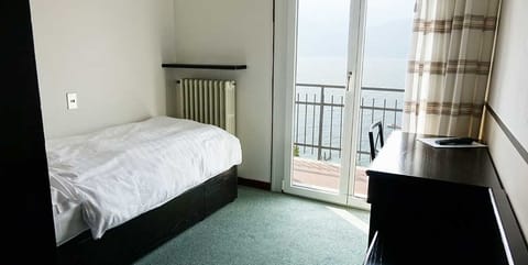 Classic Single Room, Balcony, Lake View | Desk, free WiFi, bed sheets