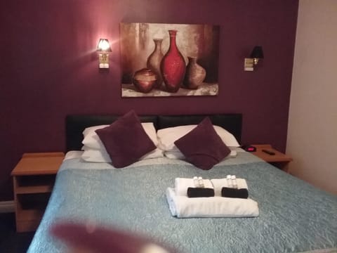 Comfort Double Room, Ensuite | WiFi