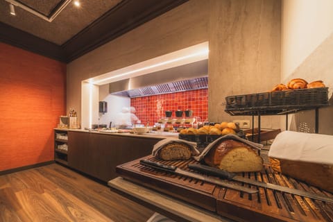 Daily buffet breakfast for a fee