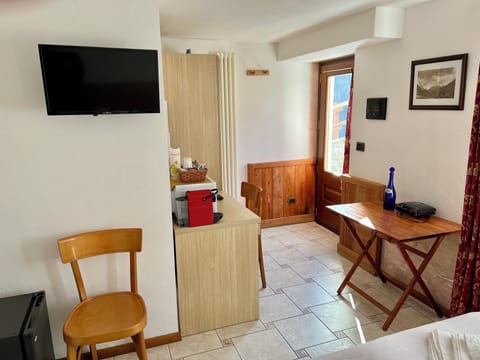 Standard Double or Twin Room | Down comforters, minibar, in-room safe, desk