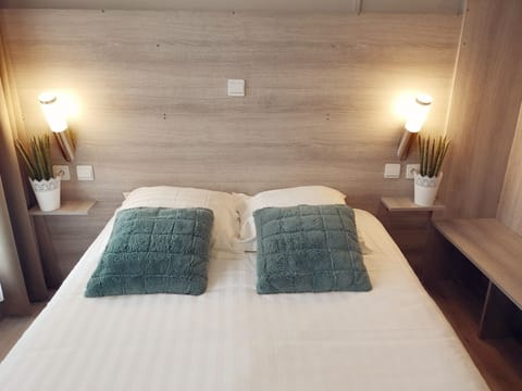 Blackout drapes, iron/ironing board, cribs/infant beds, free WiFi