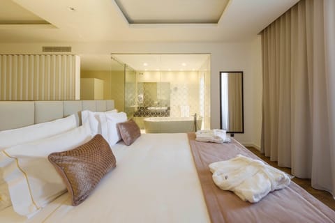 Superior Suite | 1 bedroom, minibar, in-room safe, desk