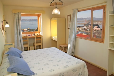 Double or Twin Room | Minibar, in-room safe, individually decorated, individually furnished