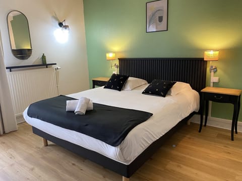 Comfort Double Room | Desk, iron/ironing board, free WiFi, bed sheets