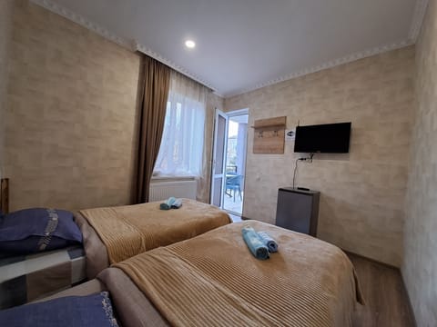 Standard Twin Room | Soundproofing, free WiFi, bed sheets