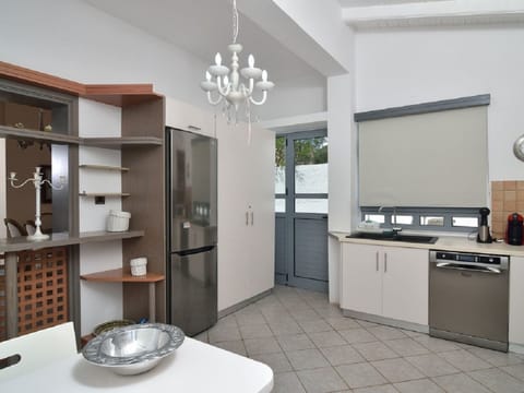 Villa, 3 Bedrooms | Private kitchen | Full-size fridge, microwave, oven, stovetop