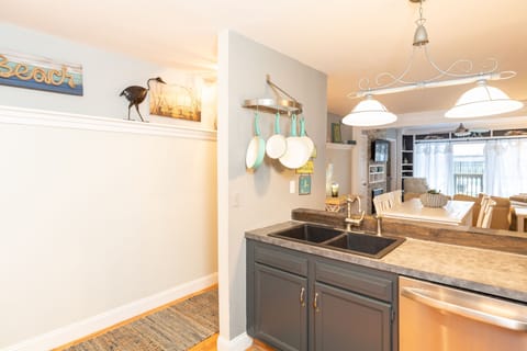 Standard Condo, 2 Bedrooms, Non Smoking, Pool View (Condo 1) | Private kitchen | Full-size fridge, microwave, oven, stovetop