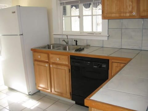 Standard House, 2 Bedrooms, Kitchen | Private kitchen | Fridge, microwave, coffee/tea maker