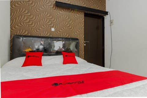 Double Room | Desk, free WiFi, bed sheets