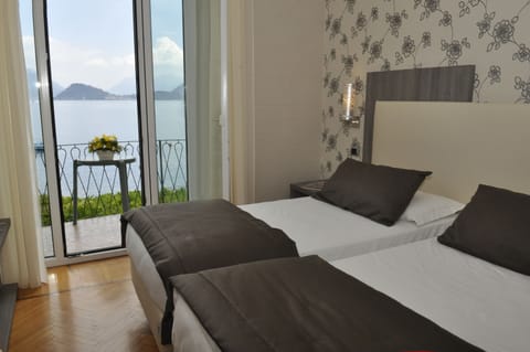 Panoramic Double or Twin Room, Lake View | In-room safe, desk, free WiFi, bed sheets