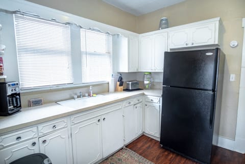 House (2 Bedrooms) | Private kitchen | Microwave, oven, stovetop, dishwasher