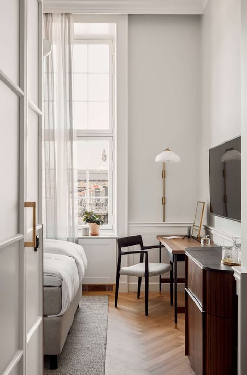 Standard King Room | Minibar, in-room safe, soundproofing, free WiFi