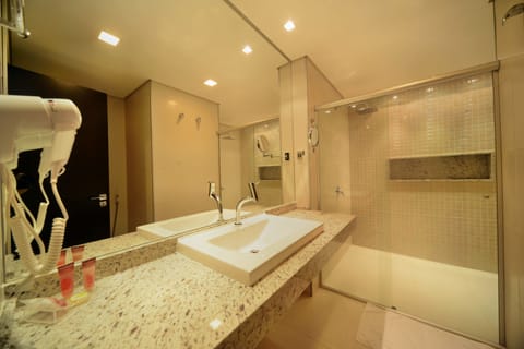 Family Room, Multiple Beds | Bathroom | Shower, free toiletries, hair dryer, towels