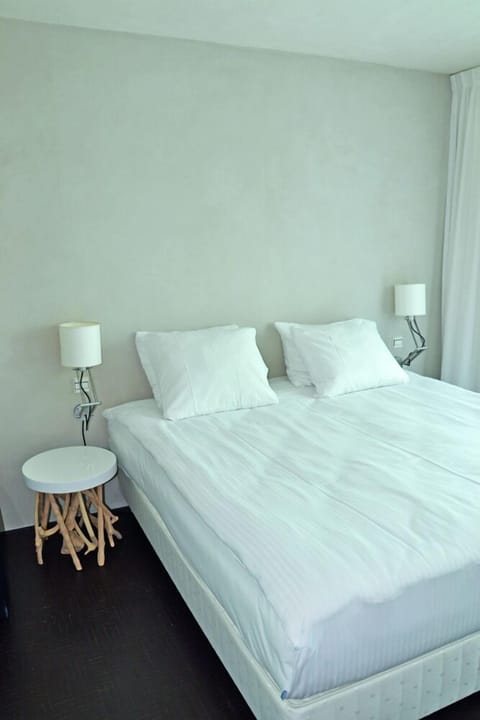 In-room safe, desk, blackout drapes, iron/ironing board