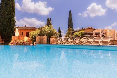 Seasonal outdoor pool, pool umbrellas, sun loungers