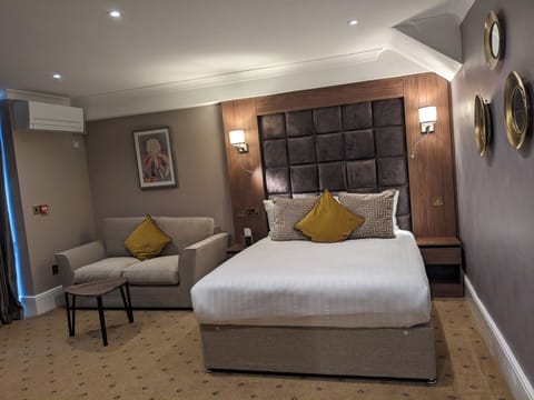 Premium Double Room | Iron/ironing board, free WiFi, bed sheets