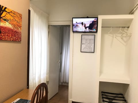 Single Room | Desk, blackout drapes, iron/ironing board, free WiFi