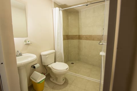 Shower, free toiletries, towels