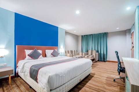 Deluxe Double Room | Desk, free WiFi, bed sheets