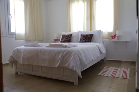 Standard Double or Twin Room | Desk, soundproofing, free WiFi, bed sheets