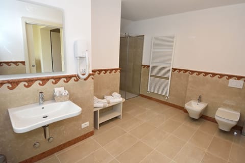 Panoramic Double or Twin Room, Lake View (Junior Suite - Iris) | Bathroom | Shower, free toiletries, slippers, bidet