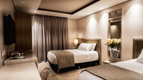 Standard Room, 2 Queen Beds | Premium bedding, minibar, in-room safe, desk