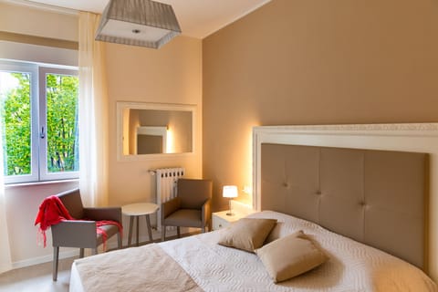 Deluxe Double or Twin Room (Panama) | Egyptian cotton sheets, premium bedding, pillowtop beds, minibar