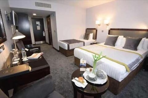 Hypo-allergenic bedding, Select Comfort beds, in-room safe, desk