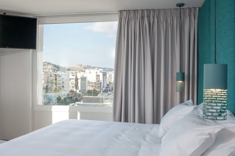 Deluxe Double or Twin Room, Acropolis View | 1 bedroom, hypo-allergenic bedding, in-room safe, desk